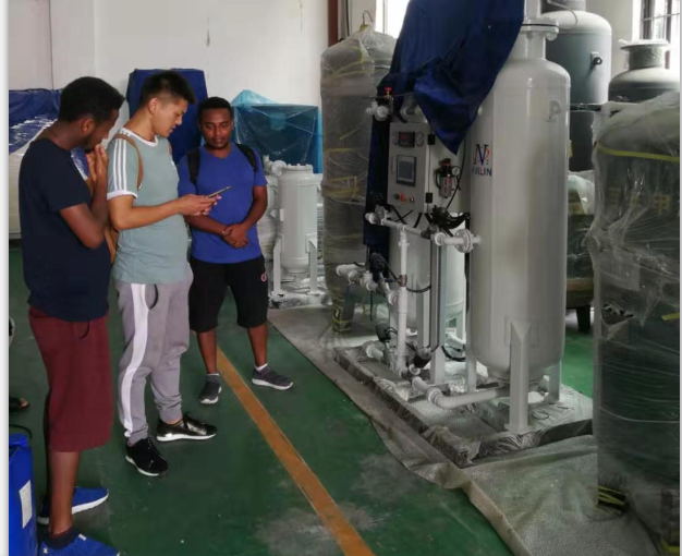 Äthiopische Kunden kommen zu uns, um den Sauerstoffgenerator zu inspizieren